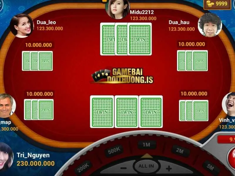 Bài cào tố sẽ so sánh điểm với các thành viên khác trong bàn