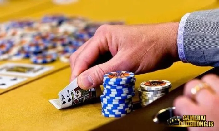 Quy trình chơi Xì Tố online