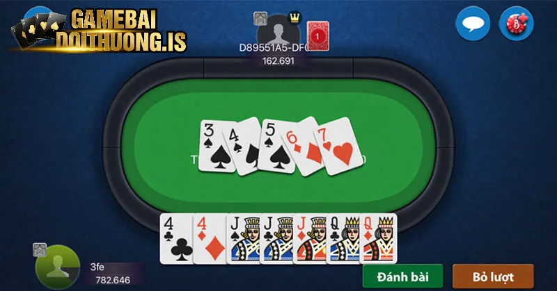 Ra đòn tấn công thật mạnh mẽ